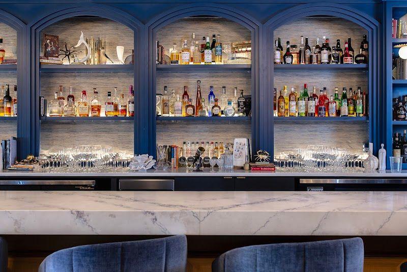 Parking near Pearl & Horn