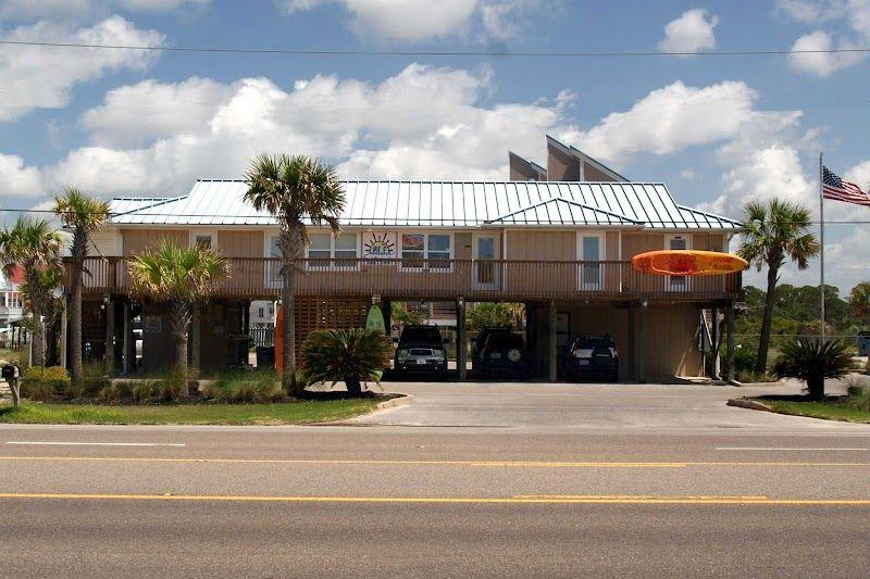 Parking near Ike's Beach Service