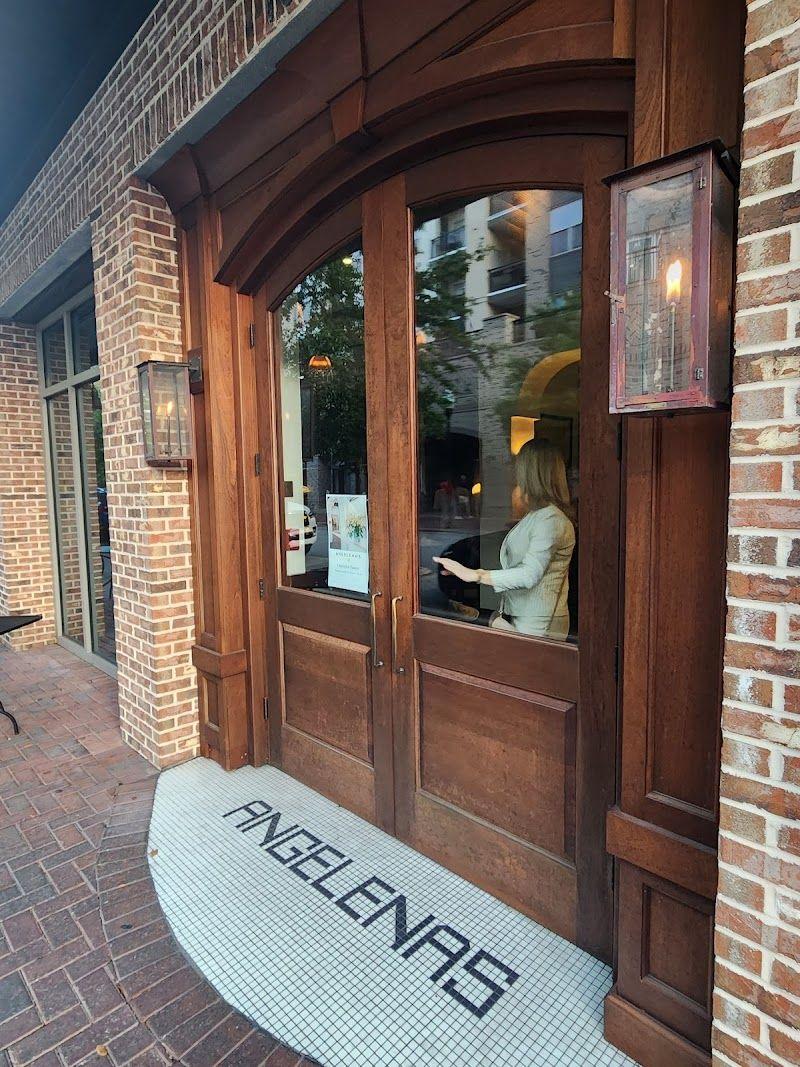 Parking near Angelena's Ristorante Italiano