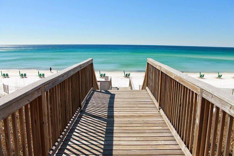 Parking near Wyndham Garden Fort Walton Beach - Destin Hotel, FL