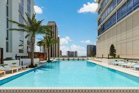 Parking near AC Hotel St. Petersburg Downtown